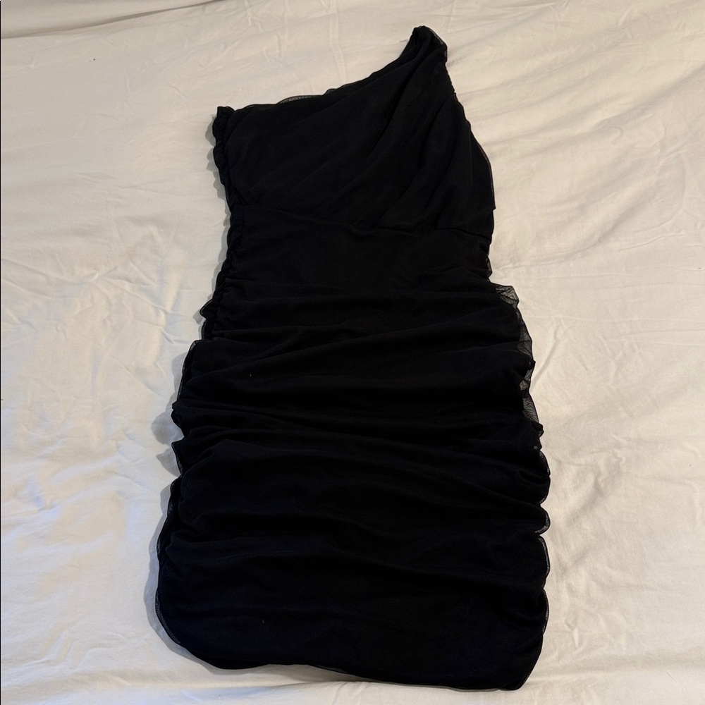 Love x Design Elegant Black Ruched One-Shoulder Dress • Size XL